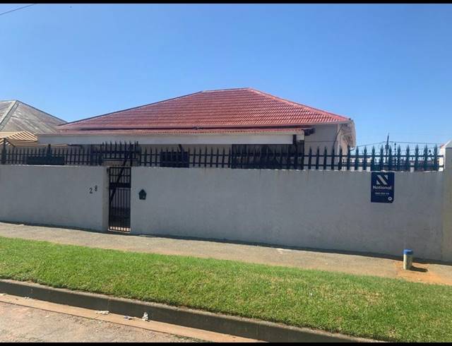 3 BEDROOM HOUSE FOR SALE IN NEWLANDS
